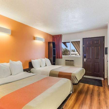 Motel 6-Lethbridge, Ab מראה חיצוני תמונה